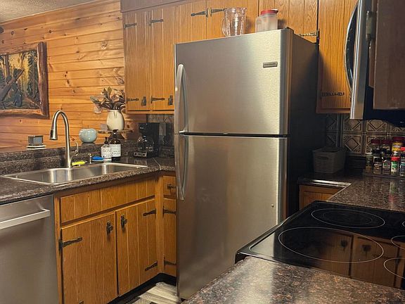 3rd image of 1102 Ski View Dr Unit 6