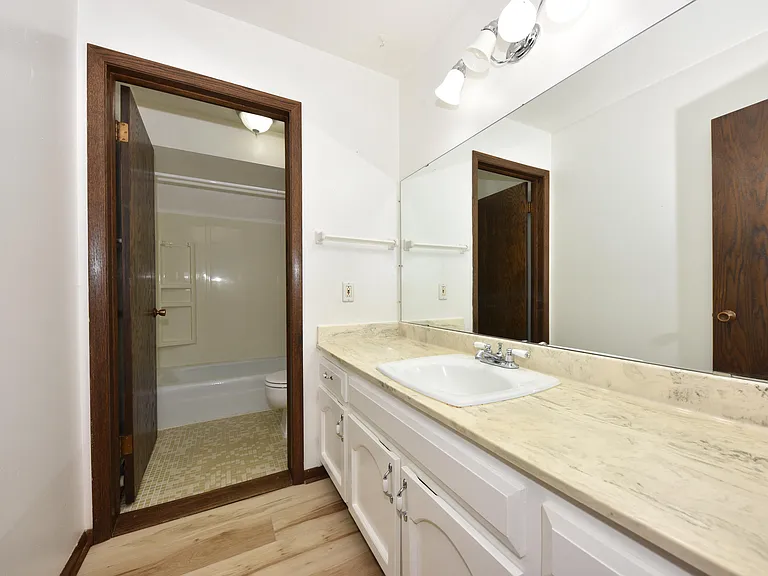 2076 Chateau Ct #106 — Photo 16