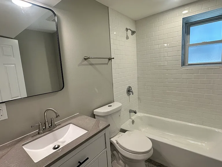 1429 N Fairfield Ave #G — Photo 12