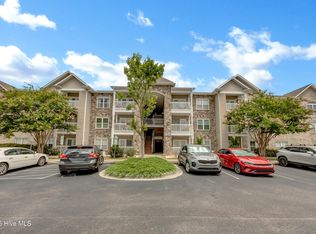 645 Condo Club Dr UNIT 302, Wilmington, NC 28412