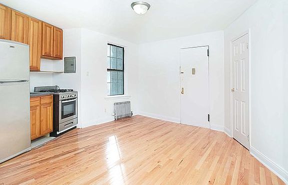 3rd image of 2816 8th Ave APT 4PB