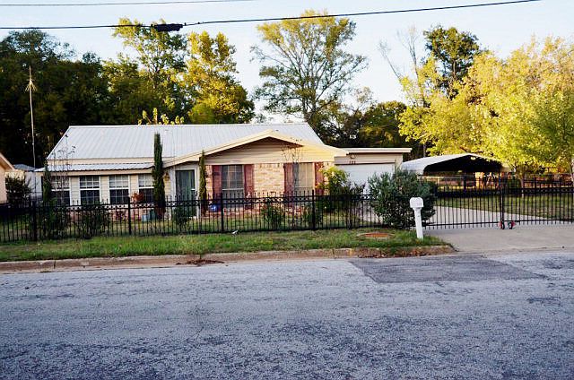 1st image of 109 Oakhurst Dr