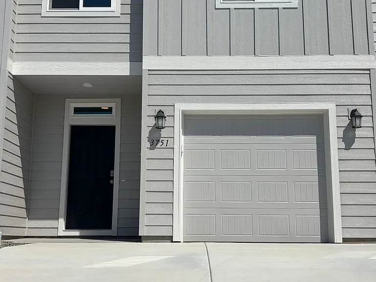 3751 S Roosevelt Pl — Photo 2