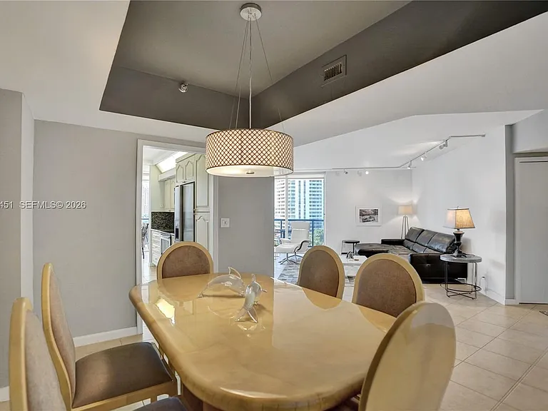 19667 Turnberry Way #9B — Photo 23