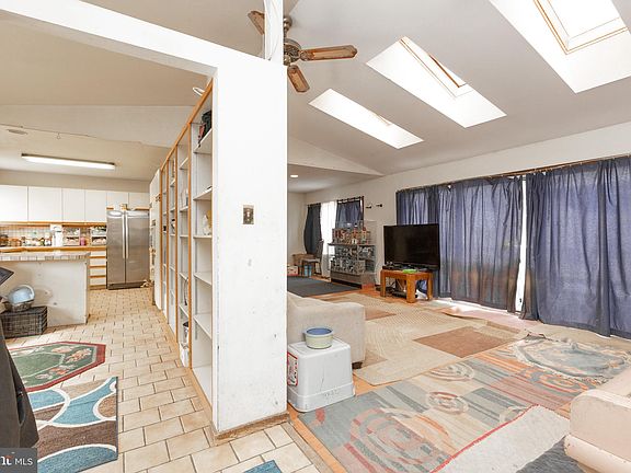 5th image of 4407 Muncaster Mill Rd