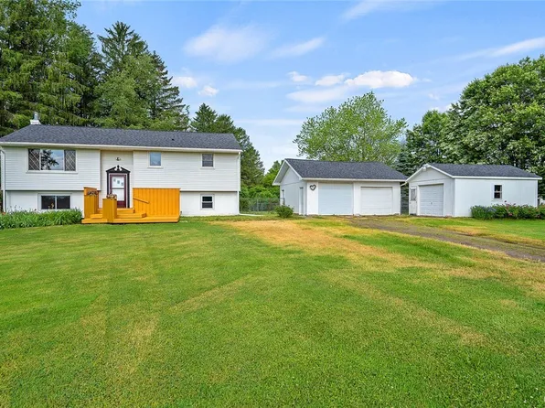 1113 County Route 10, Pennellville, NY 13132