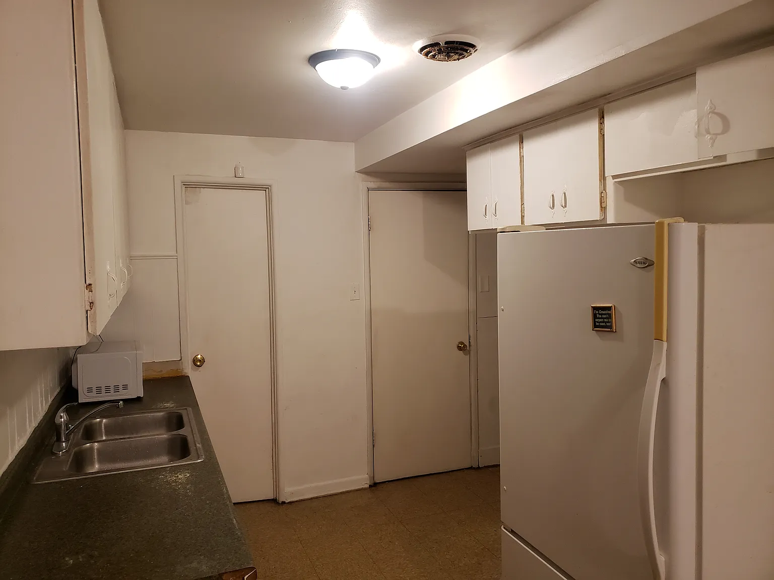 4 bed, 1400 sqft, $1,200 — Photo 2