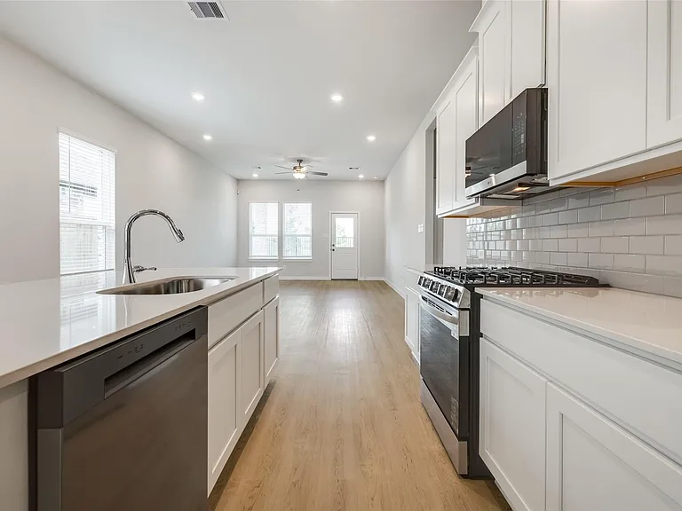 12534 Nueces River Dr — Photo 11