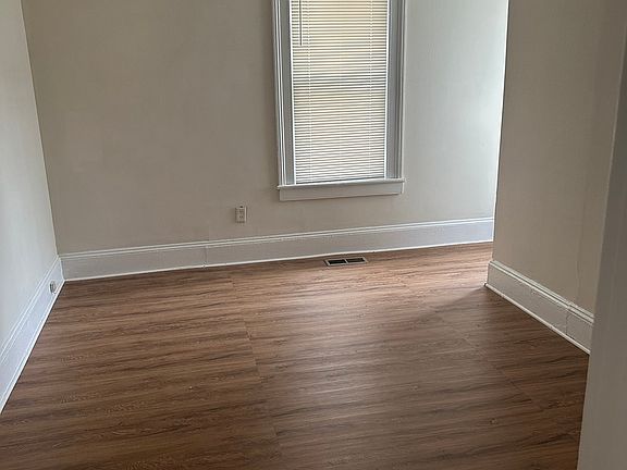 5th image of 159 Black Rock Ave #1
