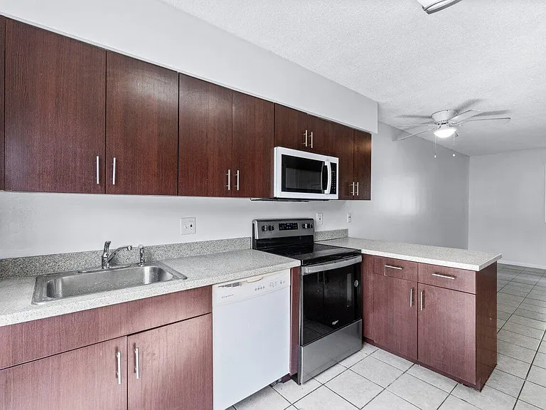 1837 NW 94th Ave — Photo 7