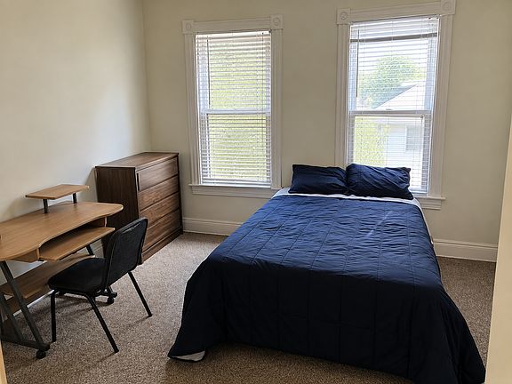 4th image of 610 W Elm St #4f7dc52a7