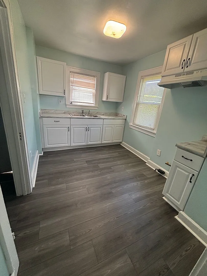 3bd Single Cash Pay/Section 8 — Photo 4