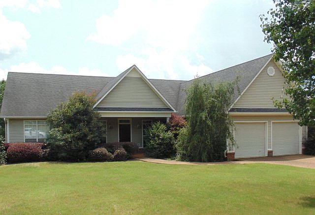 1st image of 152 Peyton Cir