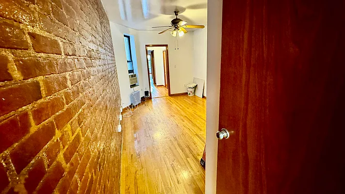 Rented by HOLTON REAL ESTATE INC. | media 17