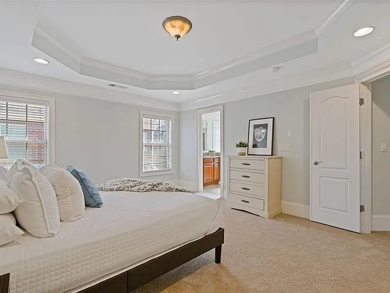 2763 Durham Dr NE — Photo 37