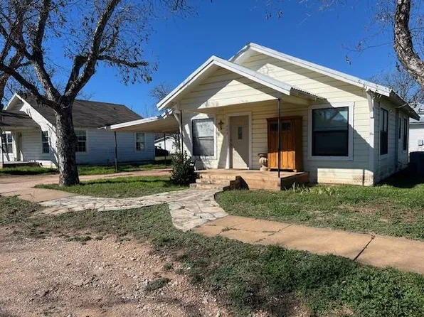 400 W Marie St, Brady, TX 76825