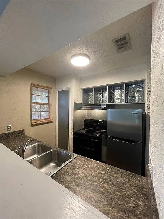 1 bed, 1.0 bath, 650 sqft, $1,185 — Photo 2