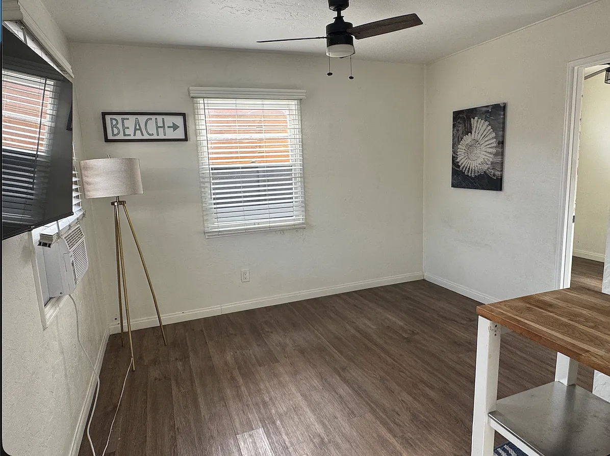 1668 Thomas Ave — Photo 2