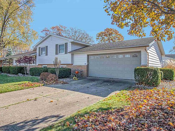 2nd image of 2601 Dawes Pl