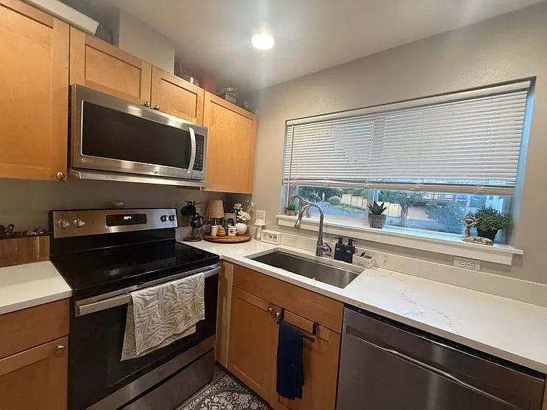 843 Davis Pl S #101 — Photo 5