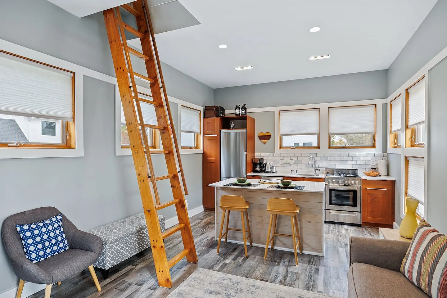 1 bed, $3,270 — Photo 1