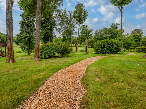 4862 Knoll Ct, Watervliet, MI 49098