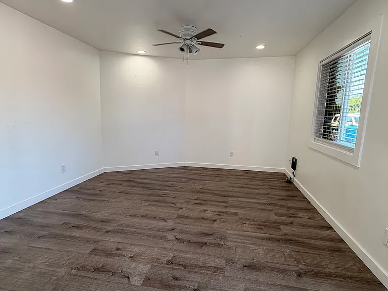 1324 Addison St — Photo 8