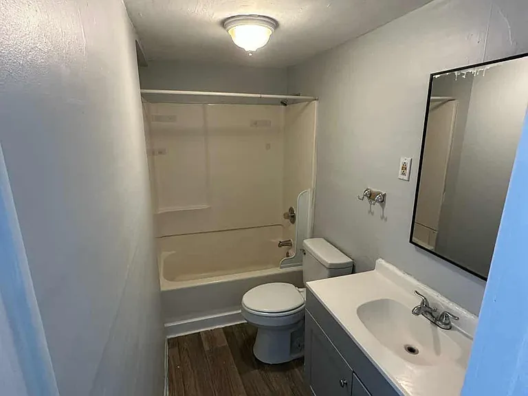277-79 N Midler Ave N #277 — Photo 5