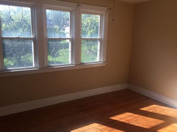 1 of 2 upstairs bedrooms