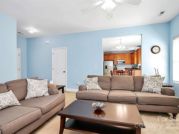 5th image of 8200 Park Vista Cir