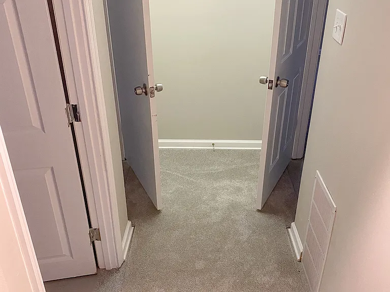 872 Summerville Dr — Photo 12