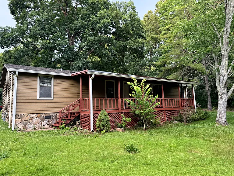 9700 Beatties Ford Rd — Photo 18
