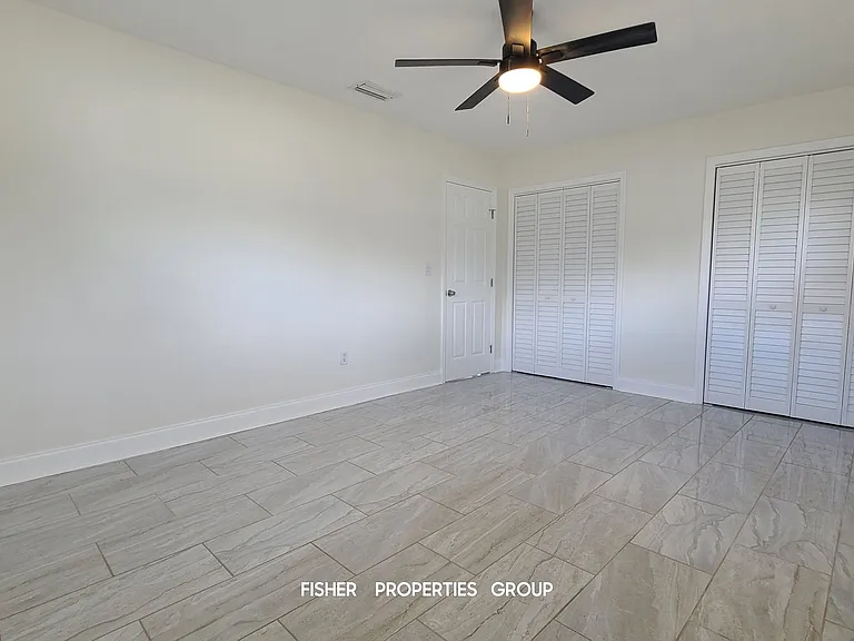 621 Riviera Dr — Photo 20