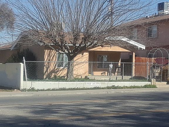 3rd image of 724 Bernard St