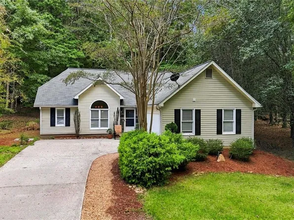 146 Pinebrook Dr, Waleska, GA 30183