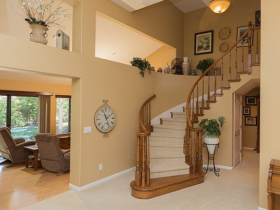 4th image of 104 Woodranch Cir