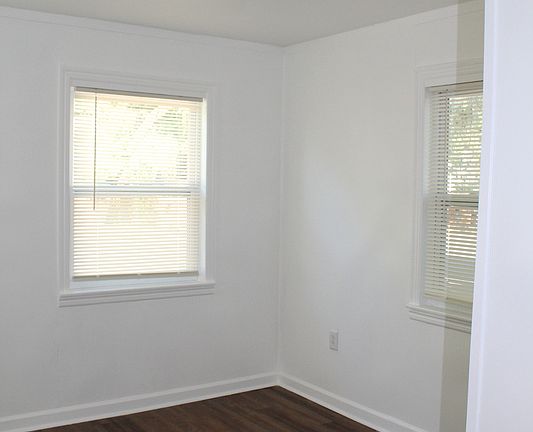 3rd image of 23 Oak St #25