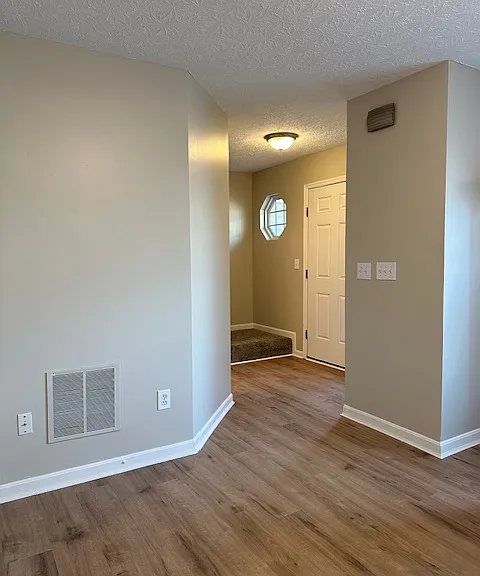 4863 Bell Ave — Photo 2
