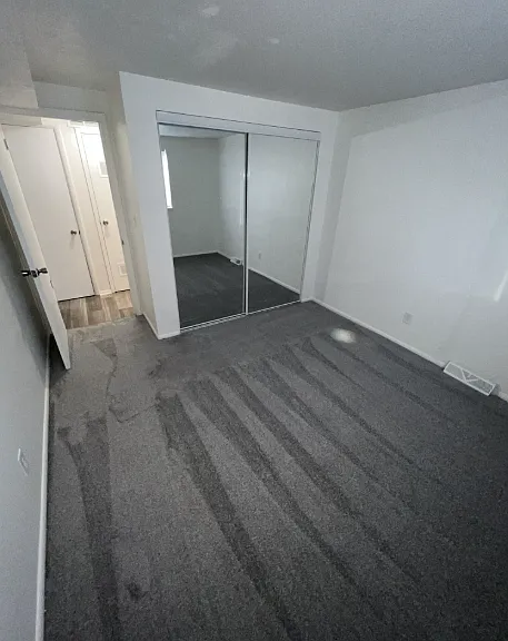 Sunset Apartments — Photo 4