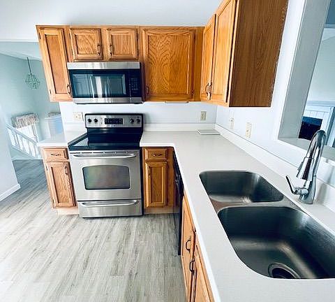 4th image of 9552 Maple Way #9552