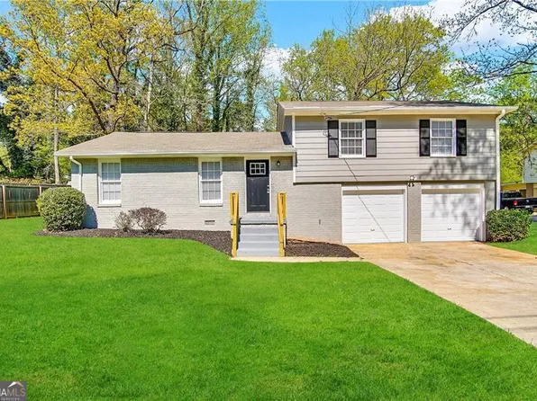 2318 Emerald Falls Dr, Decatur, GA 30035