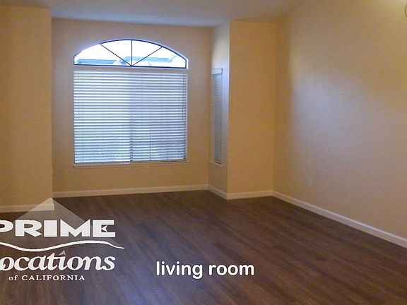 3rd image of 2210 Banbury Cir