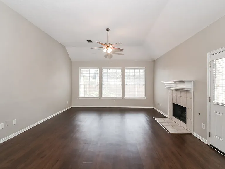828 Pinnacle Cir — Photo 7