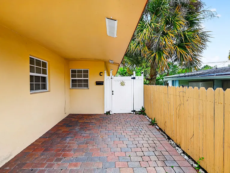 3207 Marine Dr #D — Photo 3