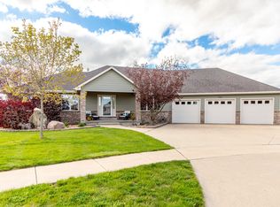 706 NW Crestview Ct, Ankeny, IA 50023