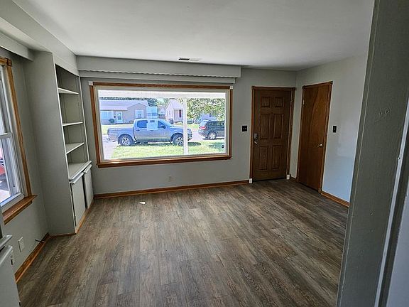 3rd image of 2512 Ravenswood Dr