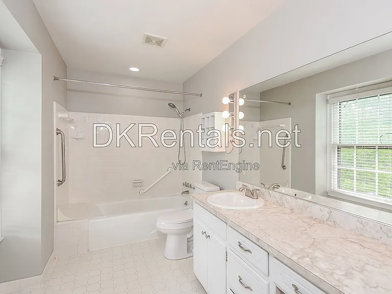 1176 Hampton Hall Dr NE — Photo 18