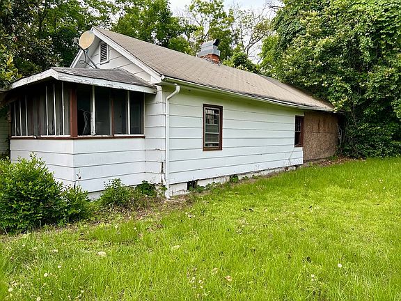 3rd image of 30 S Huger St