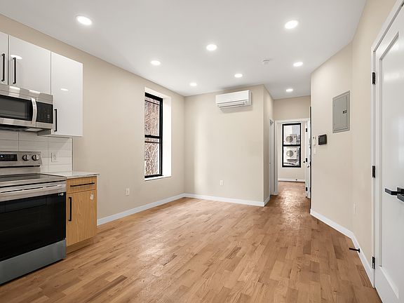 4th image of 1966 3rd Ave #202