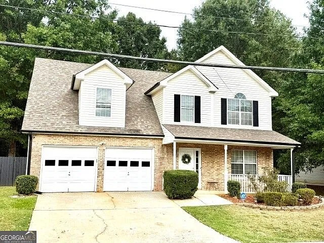 4 bed, 2.5 bath, 2028 sqft, $2,500 — Photo 2